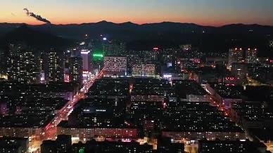 航拍城市霓虹灯夜景视频的预览图